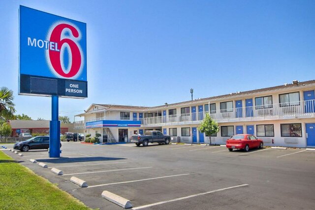 Motel 6