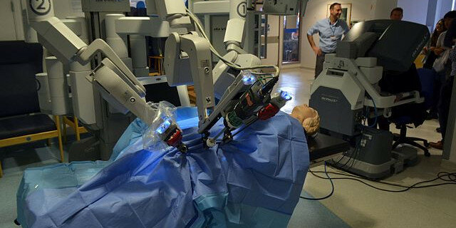 LA CIRUGIA ROBOTICA