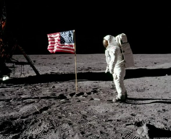 Ilargiko lehen gizona