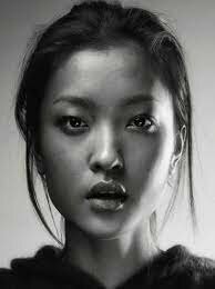 Mujer en el Universalismo Chino - Pikaza