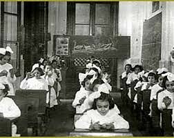 El 8 de julio de 1884 se promulgó la Ley 1420