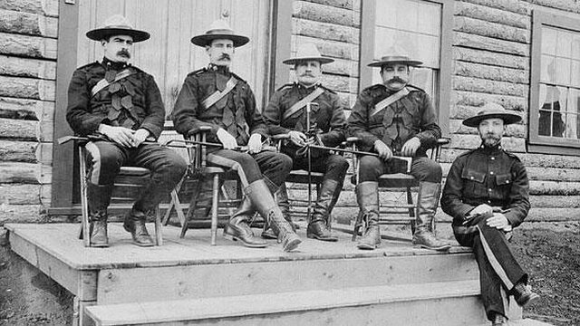 CANADÁ Estalla la Primera Guerra Mundial. Canadá lucha junto a Gran Bretaña y Francia. Algunos canadienses de habla francesa tienen recelos frente al hecho