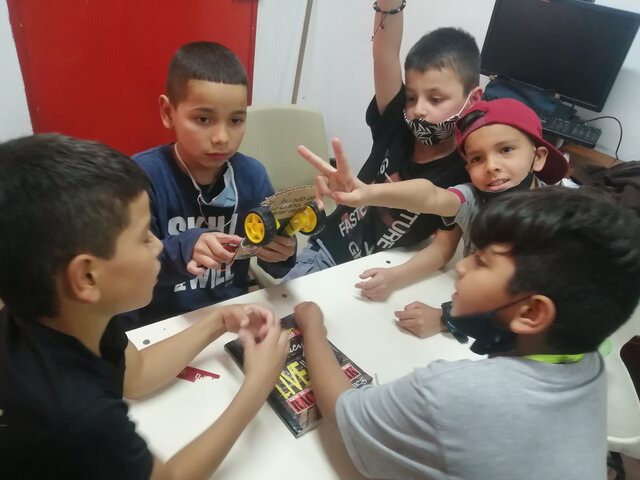 PRIMER EMPLEO DE MAESTRA DE CIENCIAS SOCIALES