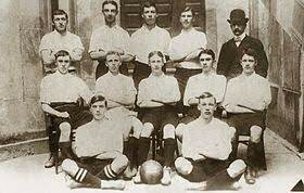 Primer equipo de futbol profesional