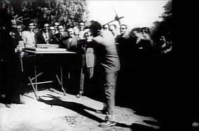 Se coloca la primera piedra de la facultad de ciencias, primer edificio de la Ciudad Universitaria en los terrenos del Pedregal de San Ángel