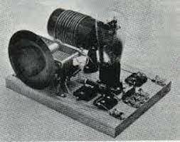 Tesla presenta la patente para el radiotransmisor.