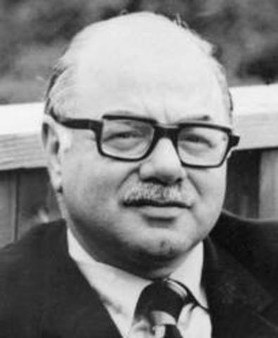 Daniel Bell - The Information Age