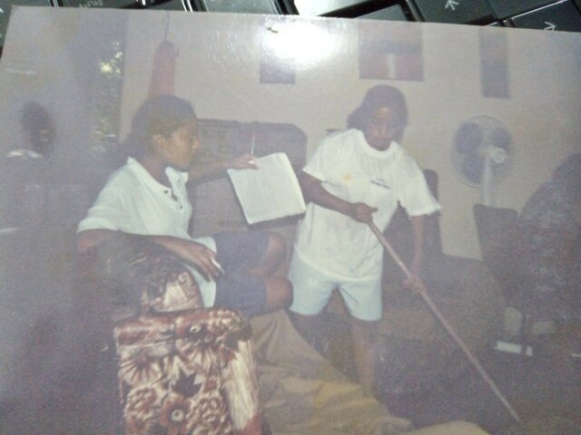 Me enseñaron los quehaceres domésticos y habia que apoyar en la casa