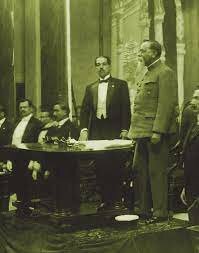 Instalación del XXVII congreso constitucional. Venustiano Carranza informa sobre sus acciones durante la Revolución como Primer Jefe encargado del Poder Ejecutivo y como Presidente Provisional 1917