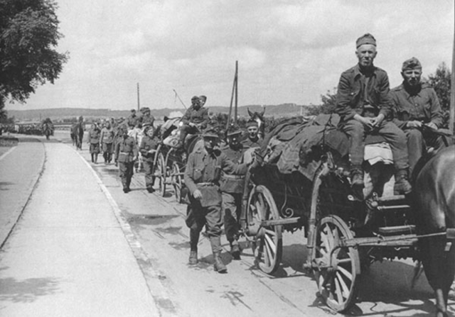 Hitler lerohanja Dániát és Norvégiát