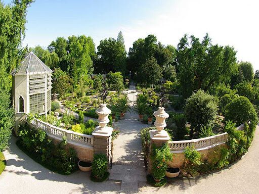 Primer jardín botánico