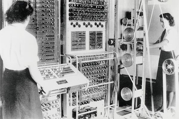 First Programmable Electronic Computer: Colossus