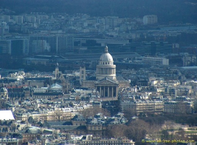 Trasladan sus restos a paris