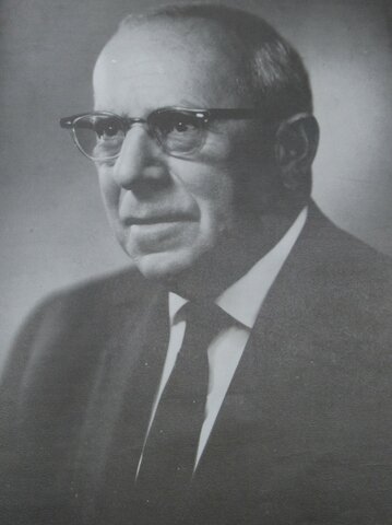 Dr. Federico Mora