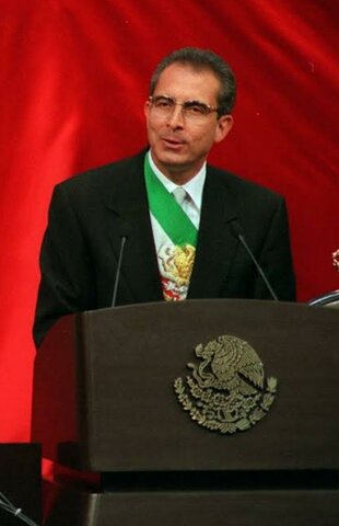 PRESIDENTE EGRESADO DEL IPN