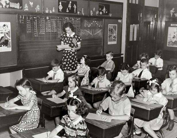 Incorporación de la revisión currícular de ciencias hasta octavo grado.