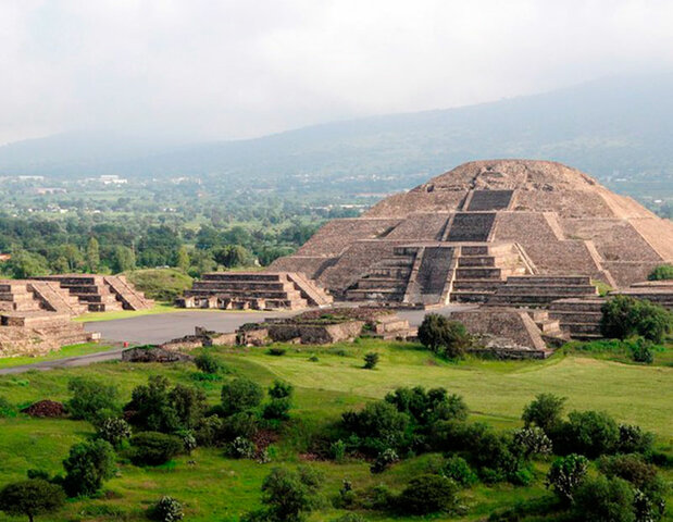 Caída de Teotihuacán.
