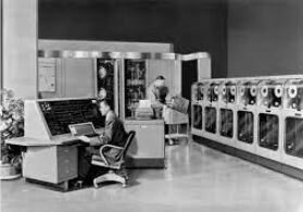 Primera computadora del mundo disponible comercialmente