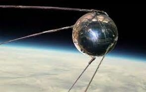 Primer satélite en órbita artificial