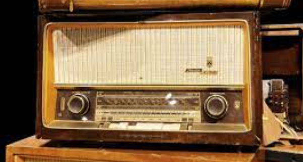 Radio (Guillermo Marconi / Nikola Tesla)