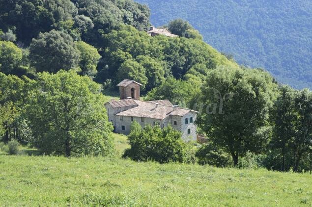 comprem una casa a la muntanya