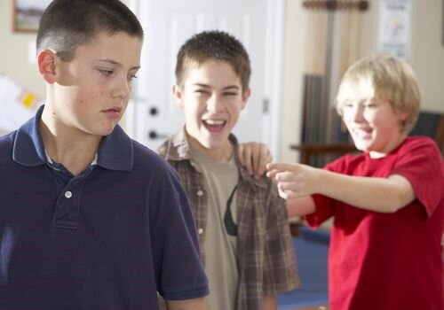 Els meus germans em molesten per primera vegada