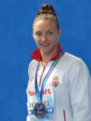 Evento sportivo =  Katinka Hosszu a 26 anni batte record di velocità a nuoto 200 m