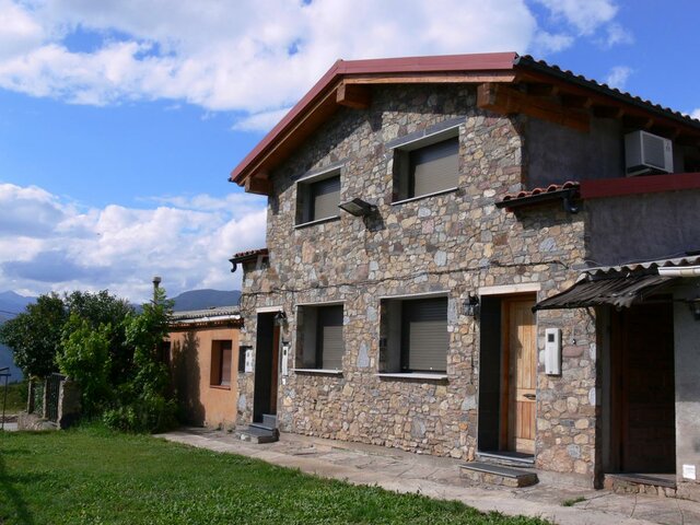 Construcció de casa al poble