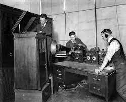 primera emisión de radiodifusión publica