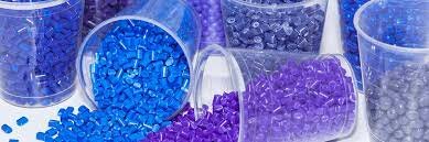 Se inventa el plástico