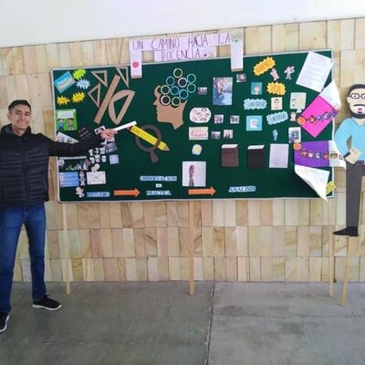 Timeline: Mi vida después de entrar a la normal