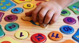 Timeline: Postulados teóricos del Desarrollo del Pensamiento Lógico Matemático