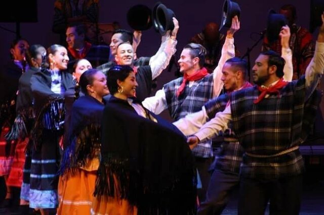 Inicio a bailar con Pachamama