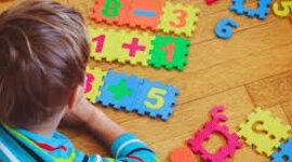 Timeline: APORTES AL PENSAMIENTO LOGICO MATEMATICO