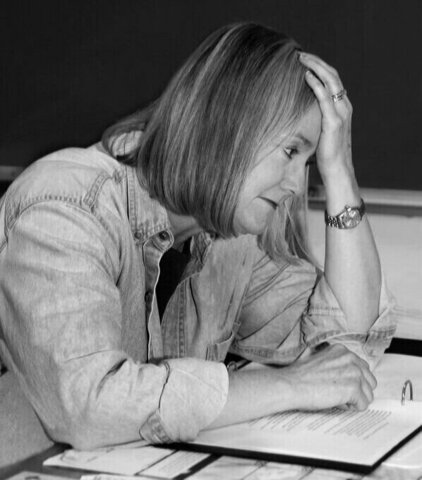 ¿Cuál es la situación laboral de los maestros en la región?