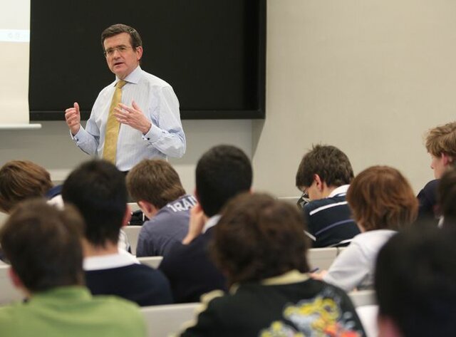 ¿cuál es la situación de los maestros a nivel universitario en Colombia?