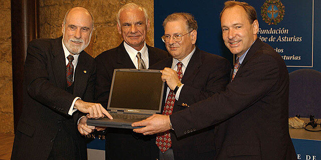 Tim Berners-Lee, Vinton G. Cerg, Robert E. Kahn, Lawrence Roberts