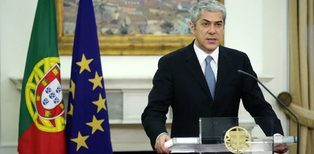 Portugal sol·licita un rescat europeu per evitar la bancarrota.