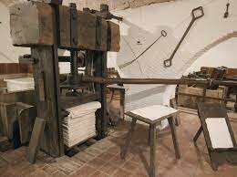 Construcció d'un molí paperer a Xàtiva per part d'Abú Masaifa.