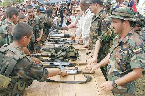 Proceso de paz con las Autodefensas Unidas de Colombia-AUC (2003-2006
