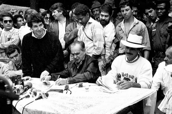 Segunda mitad de los años ochenta (1986-1990): Algunos acercamientos y proceso de paz con el M-19 (1989-1990)