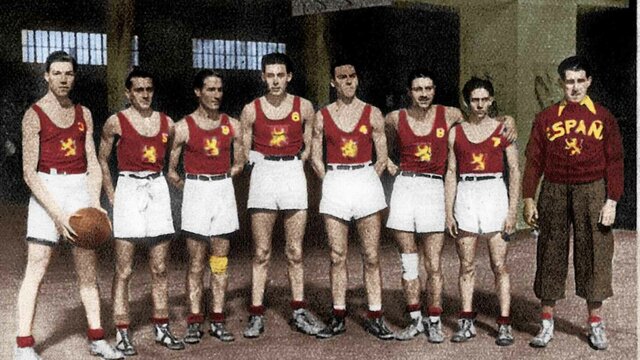 El C.O.I. acepta el baloncesto como deporte olímpico.