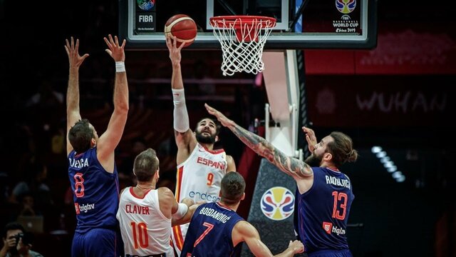 Se adoptan los 24 segundos para tirar al aro y ocho para pasar a pista delantera