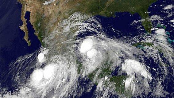 LLEGADA DEL URACAN PAULINA.