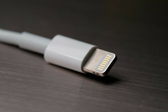 Aparece el cable Lightning de Apple