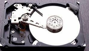 Se inventa el disco magnético