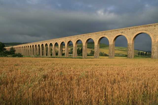 El arquitecto Ventura Rodríguez concluye las obras del Acueducto de Noáin, iniciadas en 1782