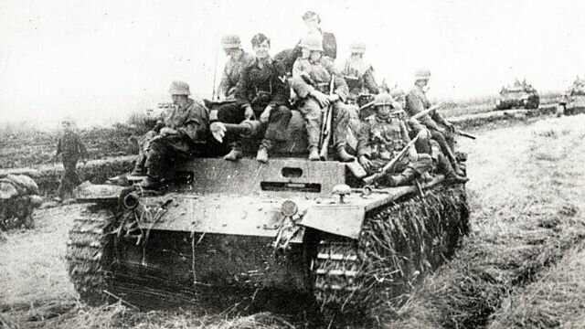 Italy enters war on side of Axis powers