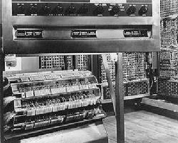 La EDVAC (electronic discrete variable automatic computer)