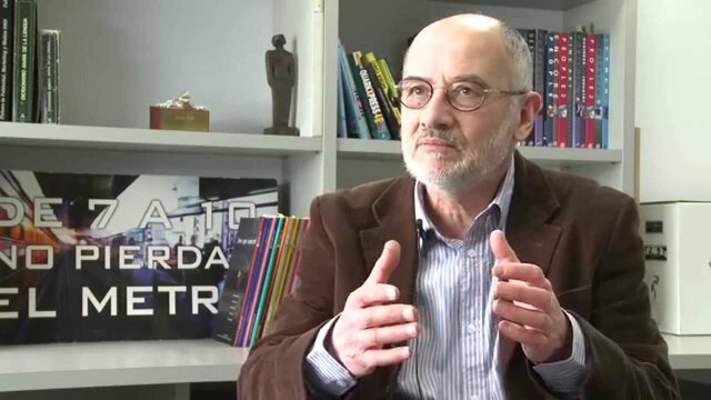 Emmanuel Derieux: sostuvo que, gracias a la deontología, la ética profesional adquiere un reconocimiento público (García Fernández, 2007)